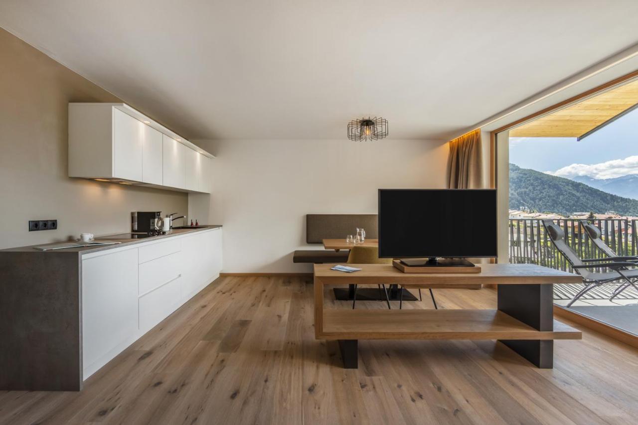 Maraias - Luxury & Burgusio
