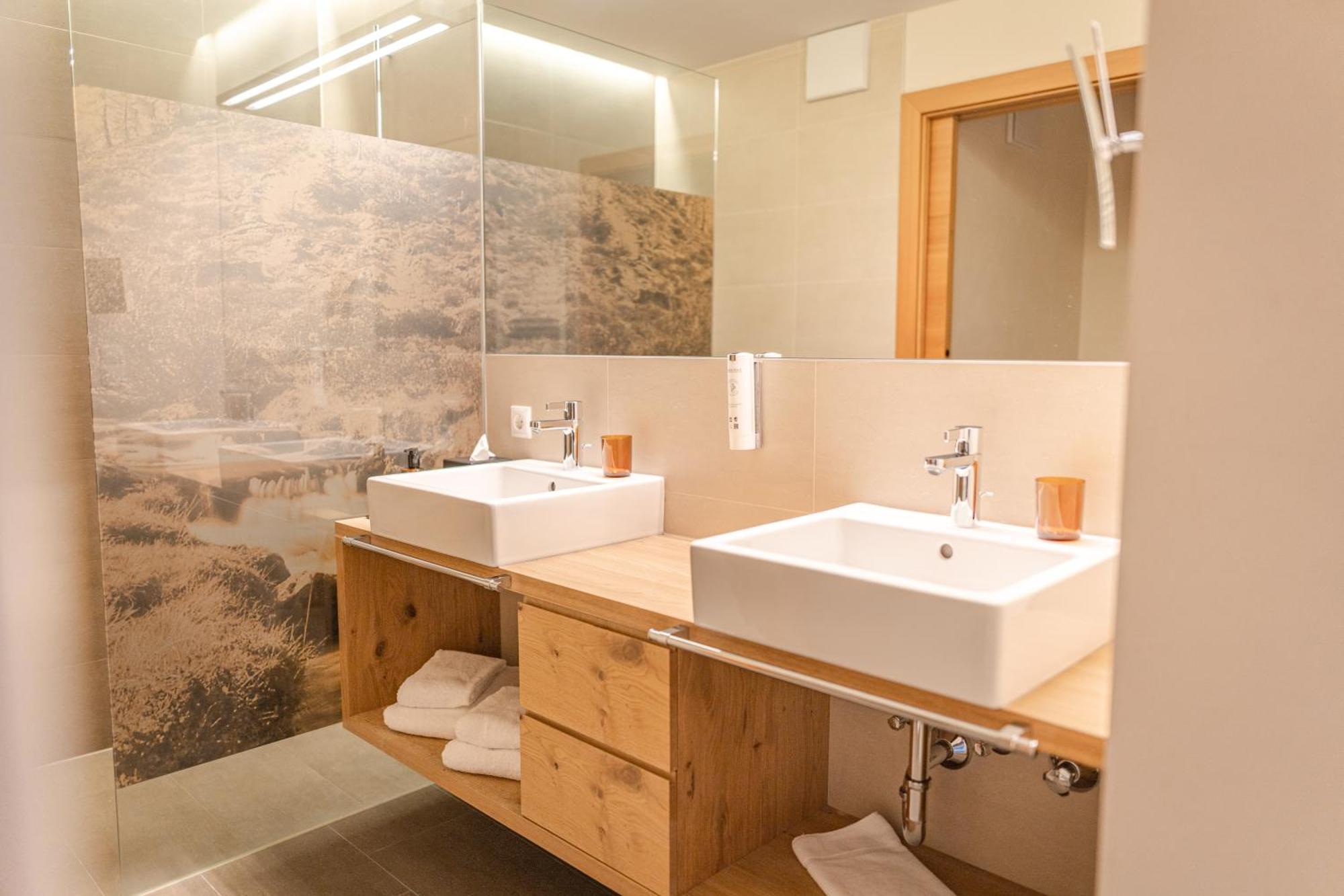 Maraias - Luxury & 4* Burgeis