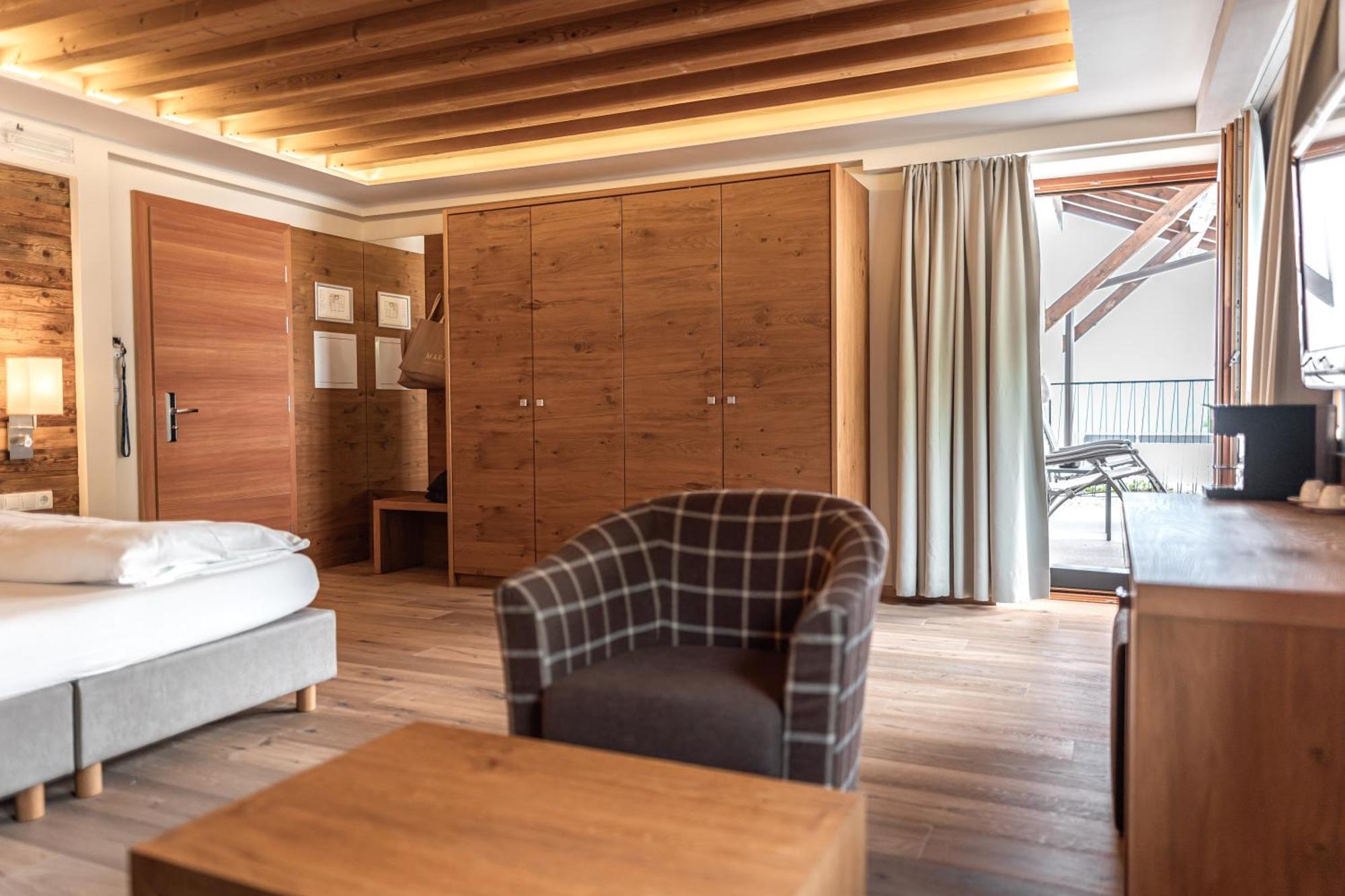 Aparthotel Maraias - Luxury & 4*